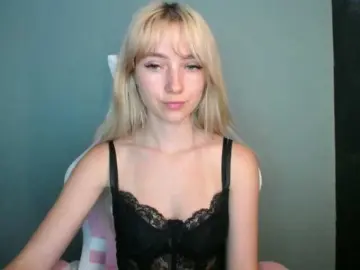 Bongacams Free Porn Cam of LuciaGlow