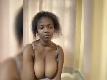 Bongacams Adult Webcam of Curvy-maxy9