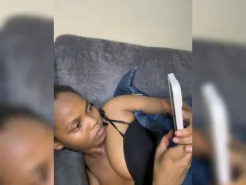 Bongacams Adult Video Chat of Curvy-maxy9