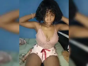 Bongacams Live Sex Cam of Candis02