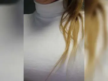 Bongacams Sex Cam of EmmiHot