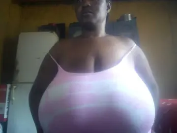 Bongacams Watch Live Sex Cams of Melonboobs1