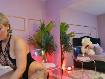 Bongacams Private Sex Chat of KirraWhite