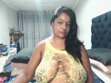 Bongacams Free Porn Cam of Indianmayaxoxo