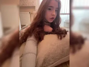 Bongacams Sex Chat of LittleDelora