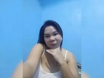 Bongacams Free Live Porn of HotMomma33