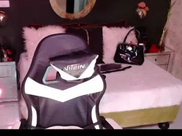 Bongacams Sex Cam of MadikeyHappy