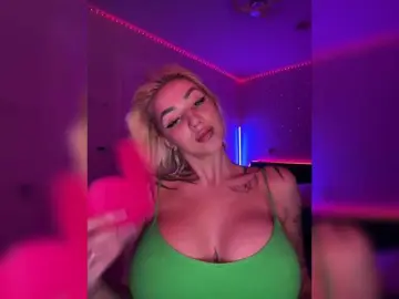 Bongacams Watch Live Sex Cams of -AmazingBlonde-