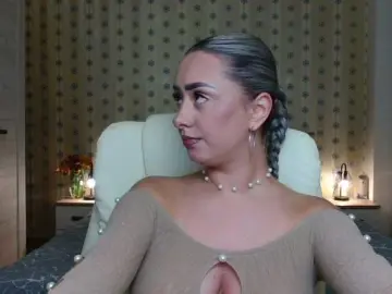 Bongacams Sex Chat of Leslie-Secret