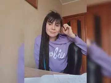 Bongacams Live Sex Cam of Hellenalonenochka