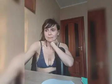 Bongacams Sex Cam of Hellenalonenochka