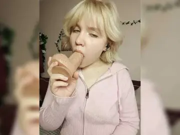 Bongacams Nude Webcam of Tikoffka