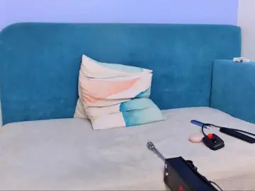 Bongacams Watch Live Sex Cams of moon-cake