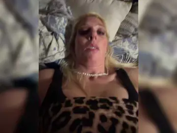 Bongacams Sex Cam of mylfGlama