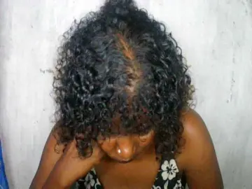 Bongacams Watch Live Sex Cams of Aldah1