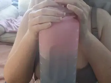 Bongacams Live Sex Cam of CreamyWoman