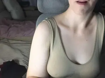 Bongacams Free Live Porn of CreamyWoman