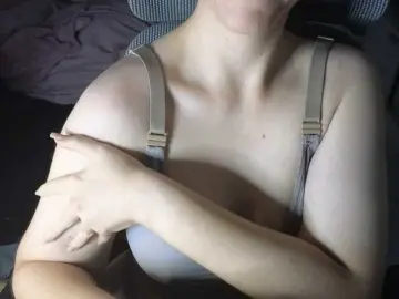 Bongacams Free Porn Cam of CreamyWoman