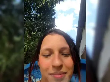 Bongacams Live Sex of Esmeralda-2petit