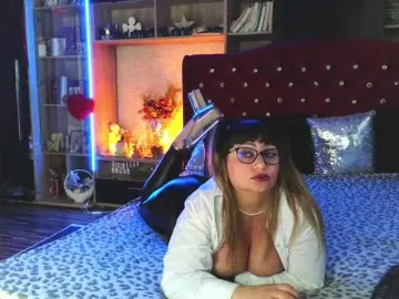Bongacams Watch Live Sex Cams of CandyBigbooty