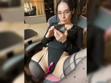 Bongacams Live Sex Cam of LiLCaTt