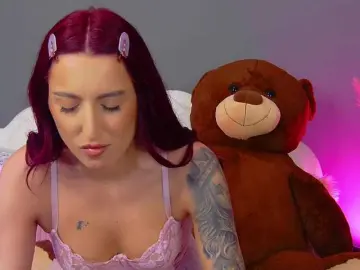 Bongacams Live Sex Cam of CrystalRed