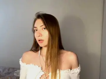 Bongacams Nude Webcam of MyrticeDollen