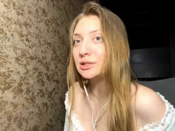 Bongacams Adult Webcam of MyrticeDollen
