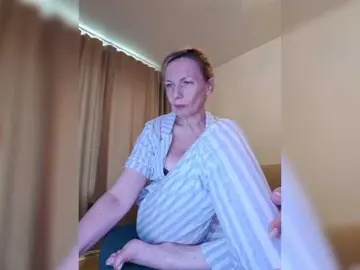Bongacams Adult Webcam of ShiningMILF