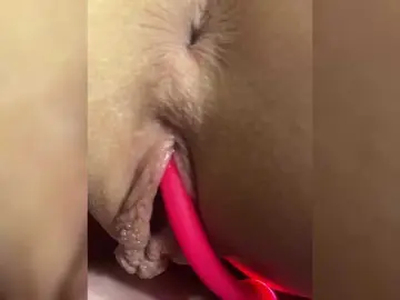 Bongacams Watch Live Sex Cams of CHANEL77777