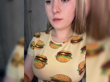 Bongacams Free Live Porn of Peach--Alice