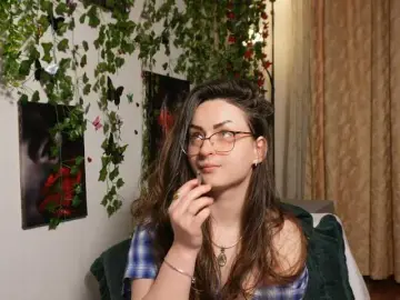 Bongacams Private Sex Chat of NaughtYHomemadE