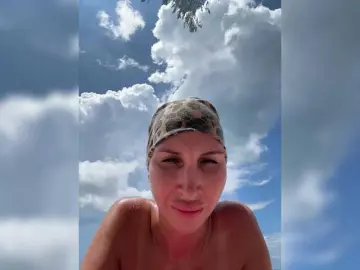 Bongacams Adult Webcam of hothoneybabe