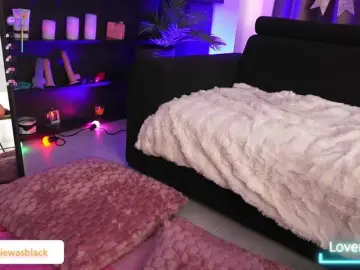 Bongacams Adult Webcams of NaomyBlackBarbie