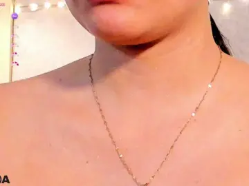 Bongacams Sex Cam of violethilton