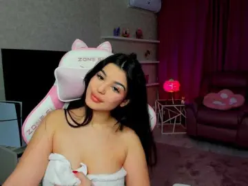 Bongacams Watch Live Sex Cams of SnowingWinter