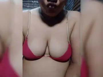 Bongacams Sex Cam of NaughtyWetPieXx