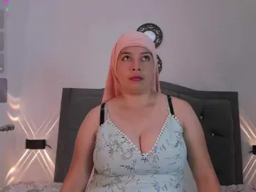 Bongacams Free Porn Cam of EmiraFalak22