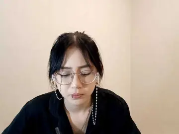 Bongacams Watch Live Sex Cams of MyrleHenggeler