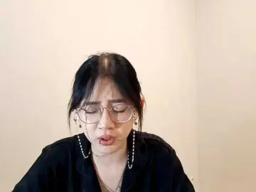 Bongacams Live Porn of MyrleHenggeler