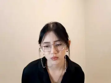 Bongacams Watch Live Sex Cams of MyrleHenggeler