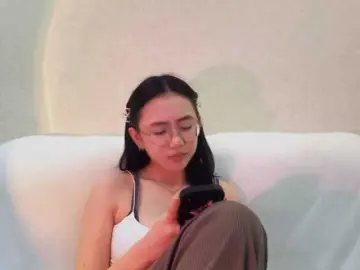 Bongacams Nude Webcam of MyrleHenggeler