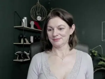 Bongacams Watch Live Sex Cams of mrsVivian