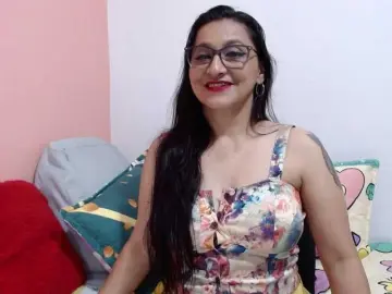 Bongacams Nude Webcam of KarinaSuarez1