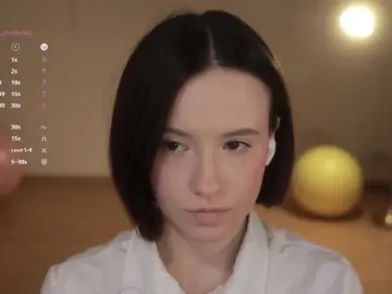 Bongacams Free Porn Cam of -FemaleEssence-