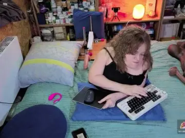 Bongacams Free Live Porn of Julia-79