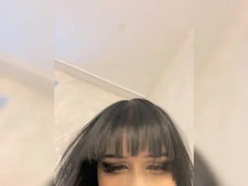 Bongacams Private Sex Chat of emog1rl