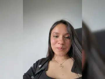 Bongacams Watch Live Sex Cams of Charlotte-1