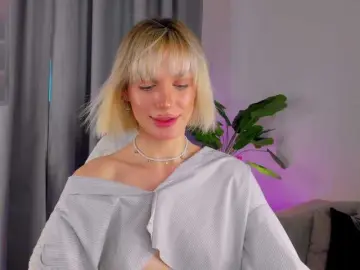 Bongacams Sex Cam of IceStrawberry