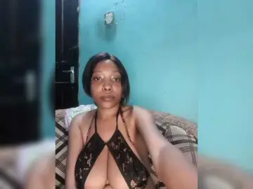 Bongacams Nude Webcam of Hennesy-Camila